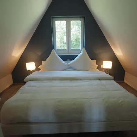 Direkt Am Waldrand Gelegenes Zweifamilien Reetdachhaus Mit Sauna Und Kaminofen Prázdninový dům Rerik
